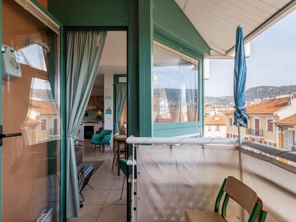 Elegant In With Balcony