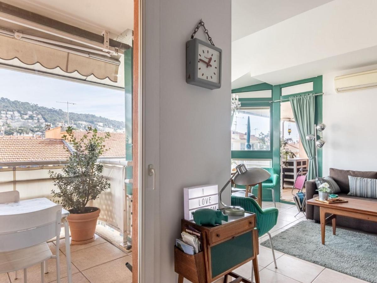 Elegant In With Balcony *